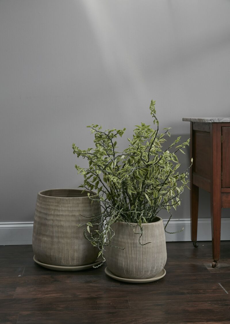 Holt Pot with Saucer