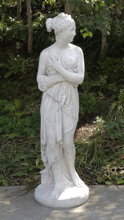 Shy Venusstatue (46 - Inch) Side View