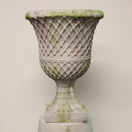 LATTICE BUTTON URN Outdoor/Indoor Statue