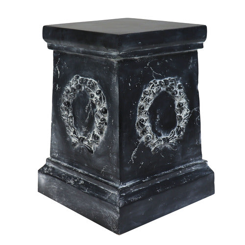 Wreath Pedestal 18 Outdoor/Indoor Statue