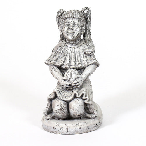 Ginas Birthdaystatue (9 - Inch)