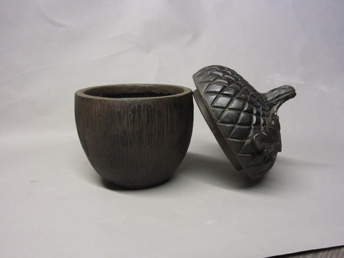 Acorn Planter Outdoor/Indoor Statue