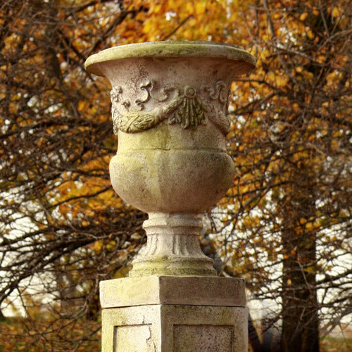 Giardino Urn 24 H Outdoor/Indoor Statue