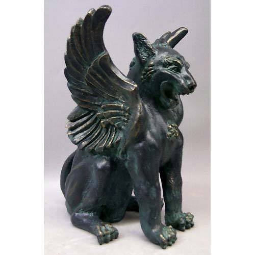 Caesar's Griffin Outdoor Gothic Statue (39-Inch)