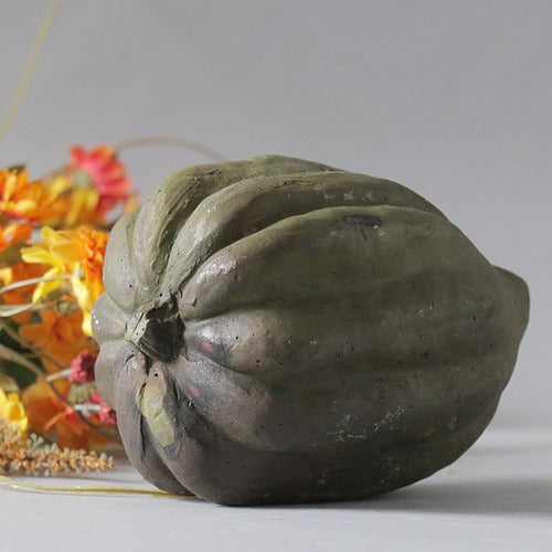 Acorn Squash 5 H Outdoor/Indoor Statue