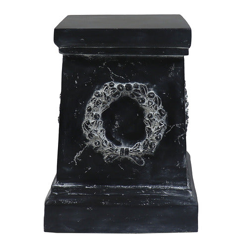 Wreath Pedestal 18 Outdoor/Indoor Statue