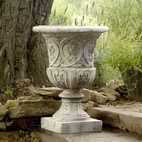 Lippie Urn   25 Outdoor/Indoor Statue