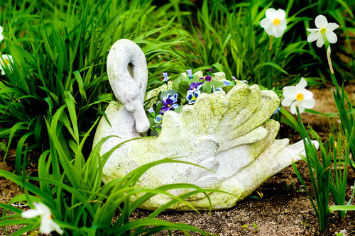Swan Planter 16 Outdoor/Indoor Statue