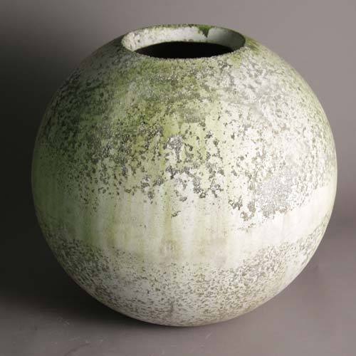 Relm Sphere Garden (30 - Inch) Side Angle