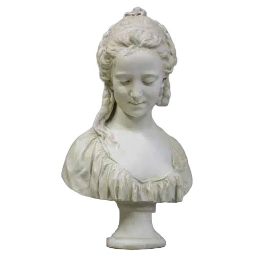 Attiret Bust Display Decor (22 - Inch)