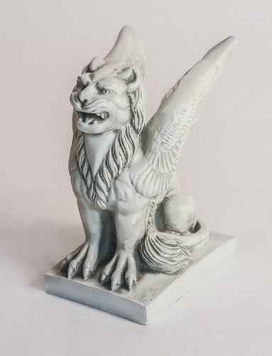 Griffin Gothic Outdoor Statue (15-Inch)