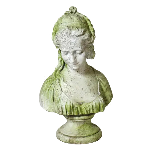 Attiret Bust Display Decor (22 - Inch)
