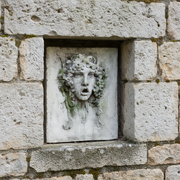 Vappa Garden Plaque (23.0 - Inch) Side Angle