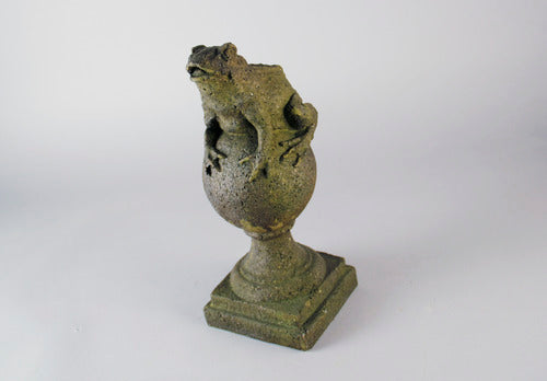Frog Finial Outdoor Statue (14 - Inch) Different Angle