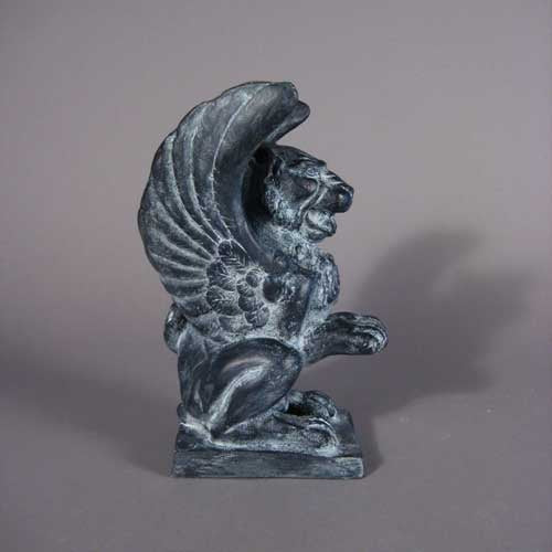 Defending Griffin 10 Outdoor/Indoor Statue